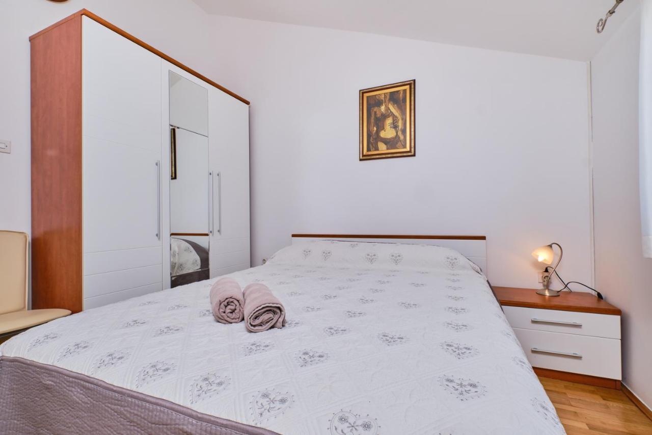 Beautiful Apartments Ksenija Mali Losinj Exterior photo