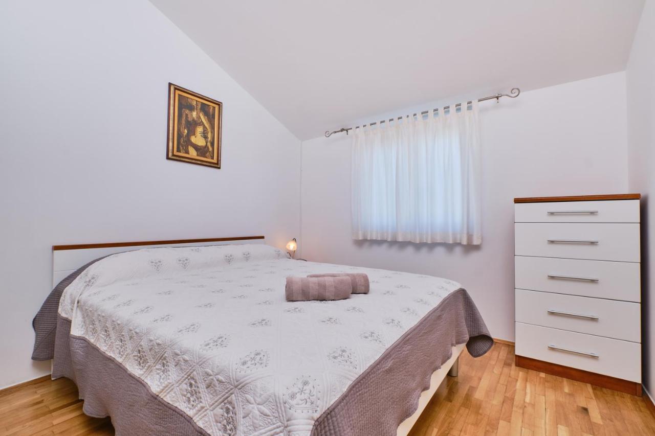 Beautiful Apartments Ksenija Mali Losinj Exterior photo